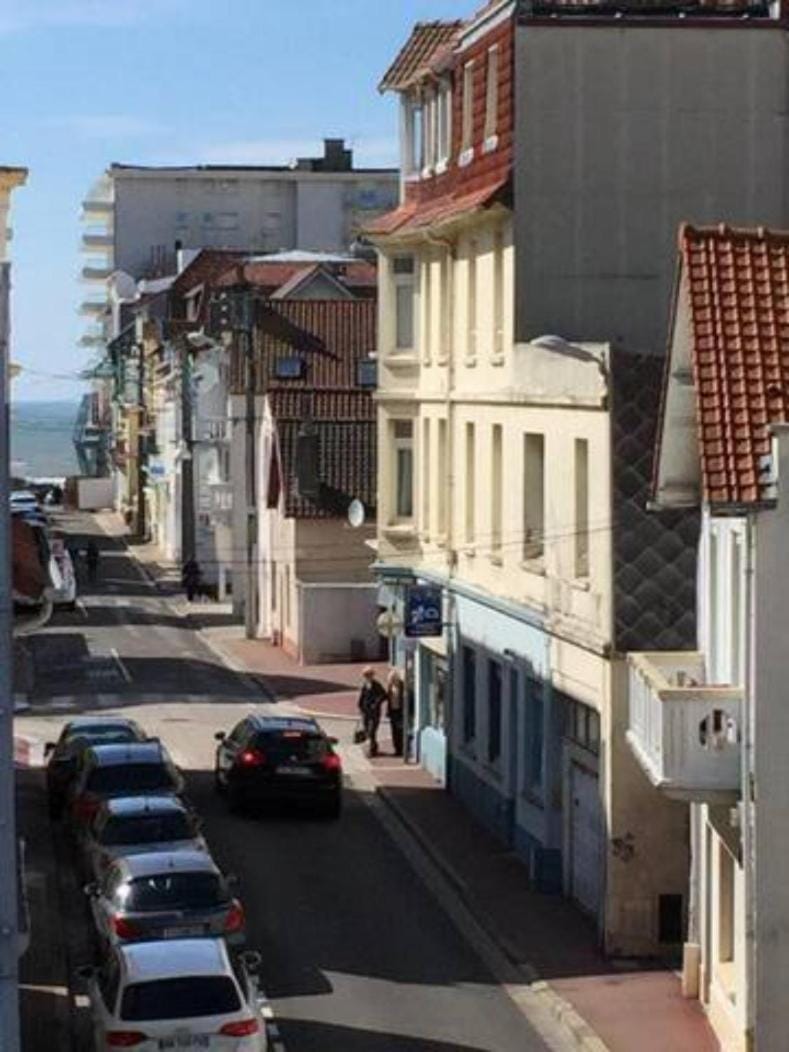 Nearby landmark, Neighbourhood, Balcony/Terrace, Sea view
