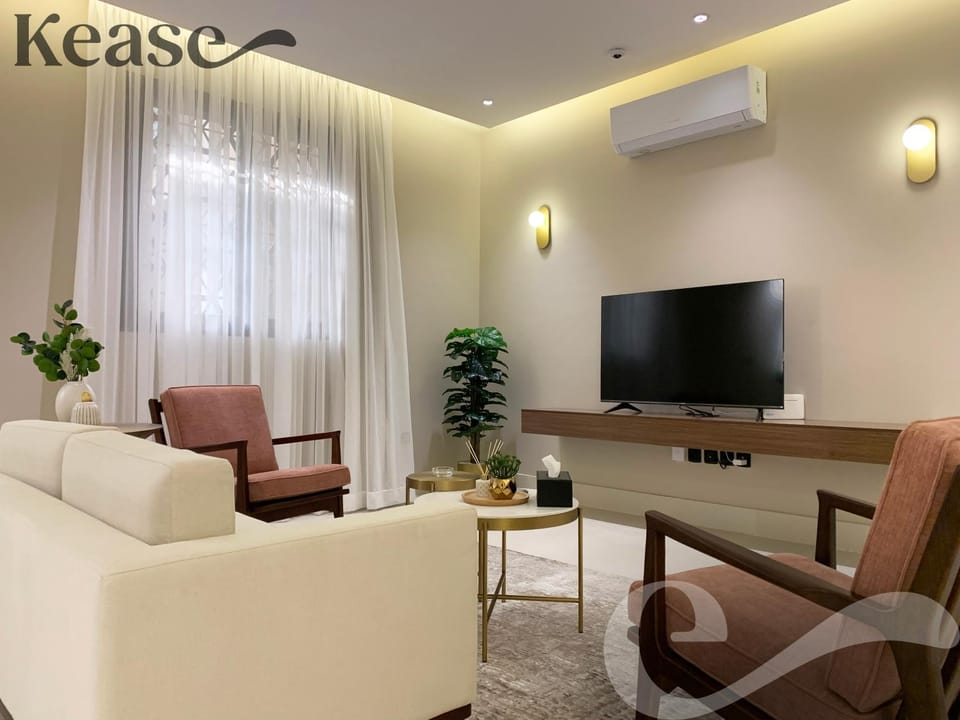 Communal lounge/ TV room, TV and multimedia, Living room, Seating area, Evening entertainment, air conditioner