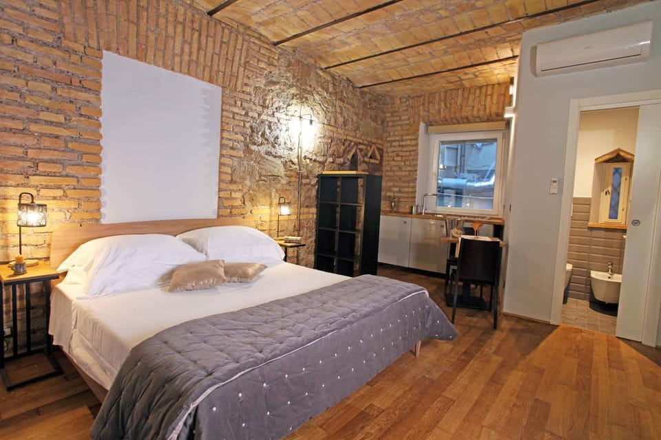 Bed, Kitchen or kitchenette, Photo of the whole room, Bedroom