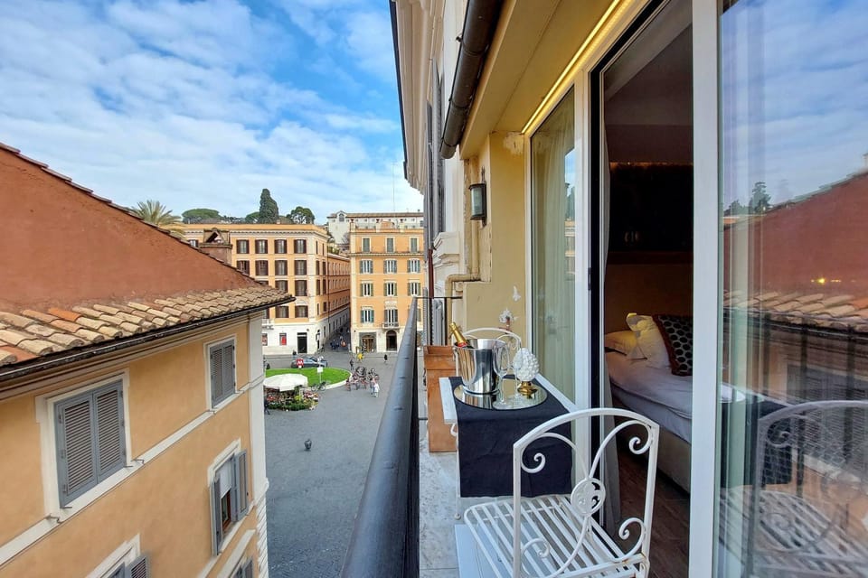 Property building, View (from property/room), Balcony/Terrace