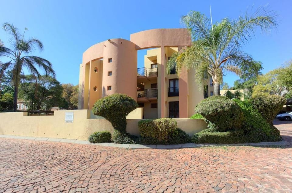 The Apartment On Katherine Street In Central Sandton Apartment in Sandton