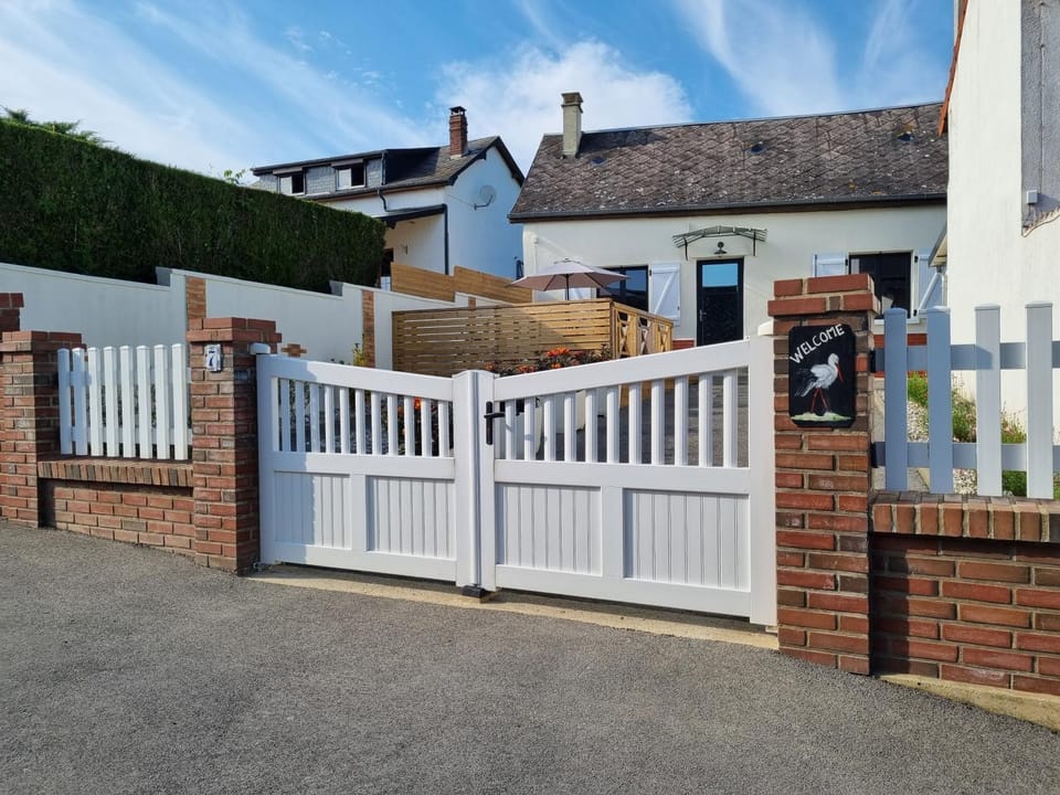 Facade/entrance, Property logo or sign