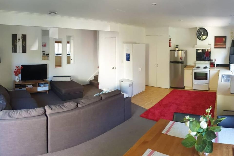 Central cozy house - 10 min walk to town House in Queenstown