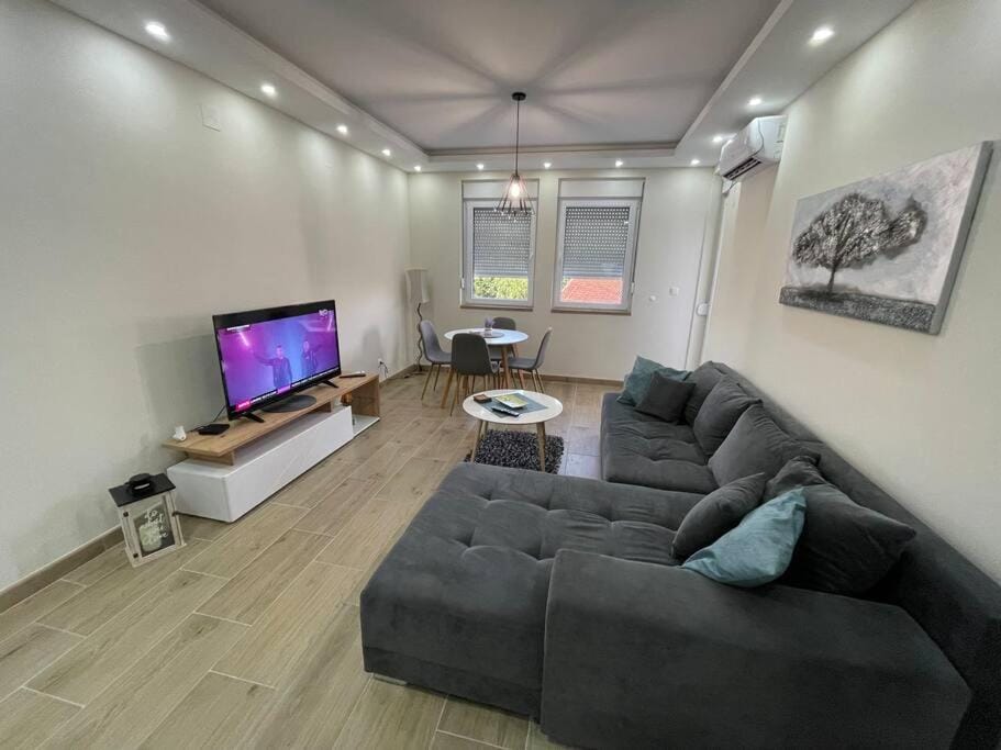 Communal lounge/ TV room, Living room, Seating area