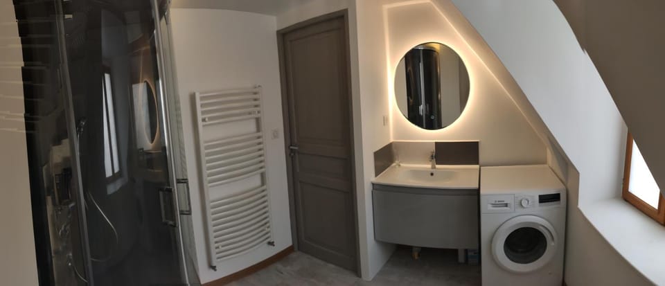 maison face à la dordogne avec terrasse Apartment in Auvergne-Rhône-Alpes