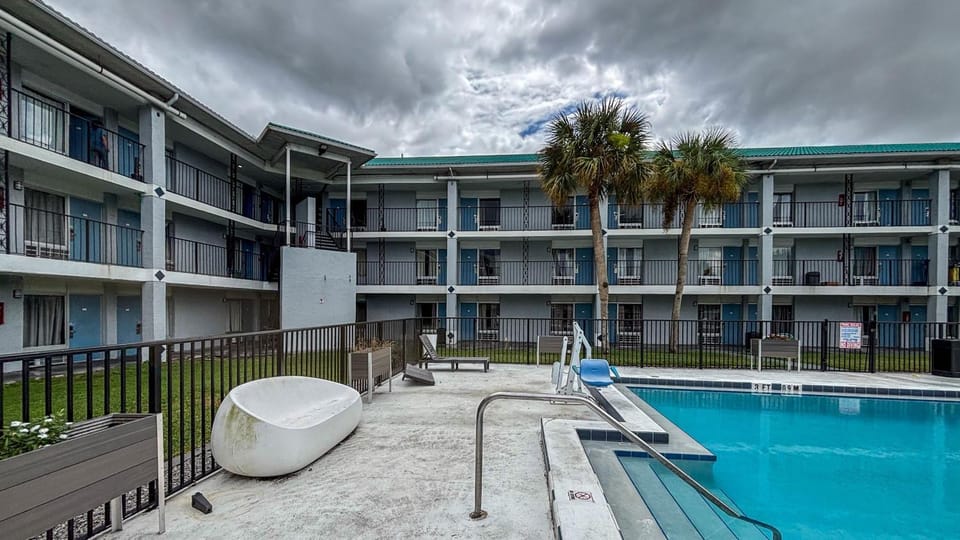 Pool view, Swimming pool