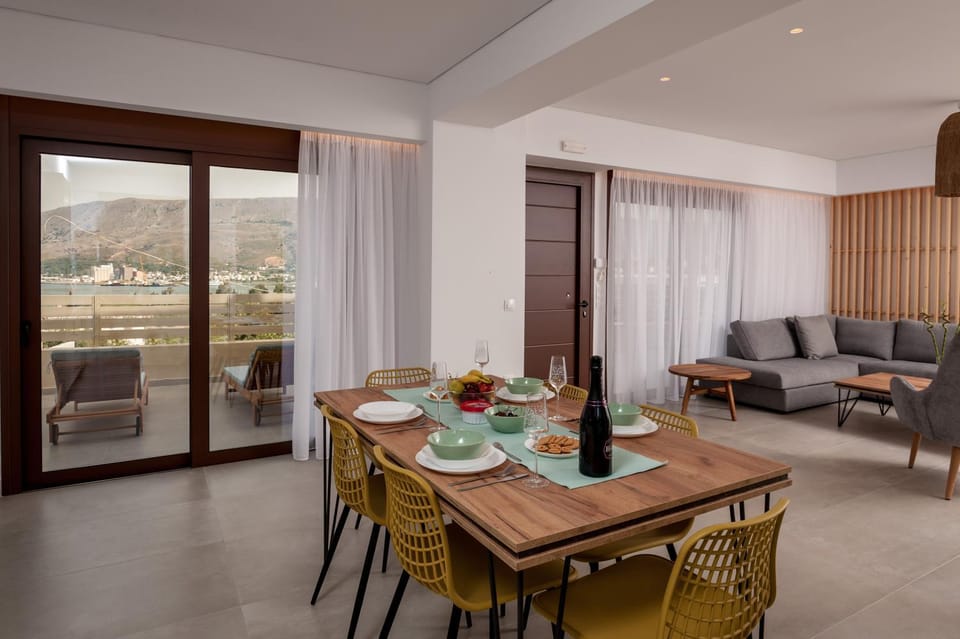 Living room, Seating area, Dining area