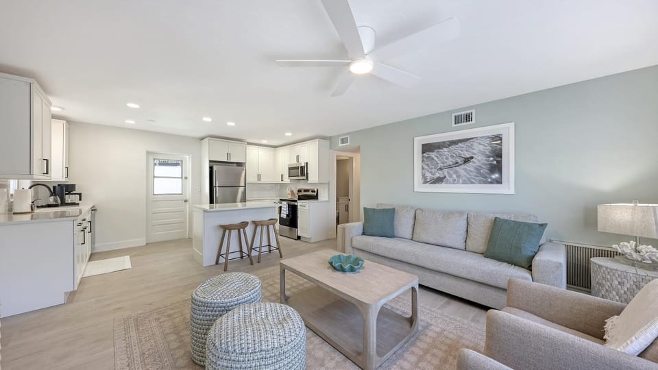 Canal 313 - Right in Siesta Key Village! House in Siesta Beach