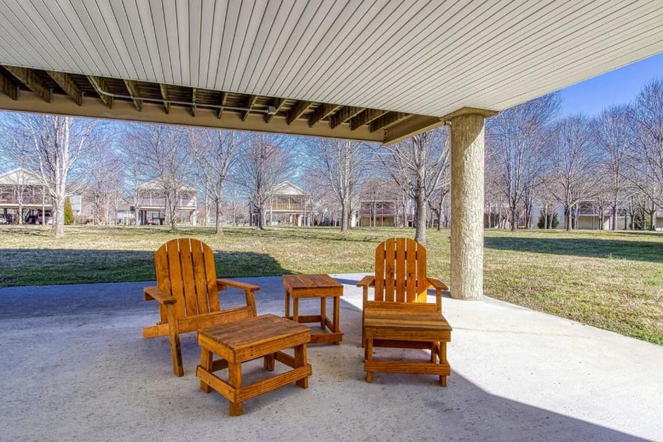 The Mason Jar, Hot Tub, WIFI, 560 FREE tickets each paid day Chalet in Pigeon Forge