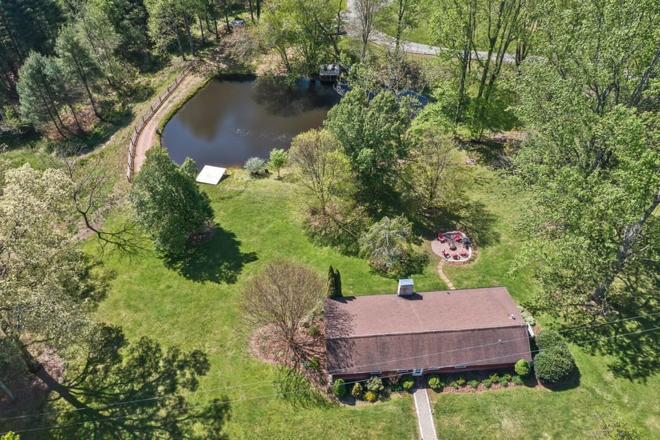 Dreamy Farmhouse House in Mills River