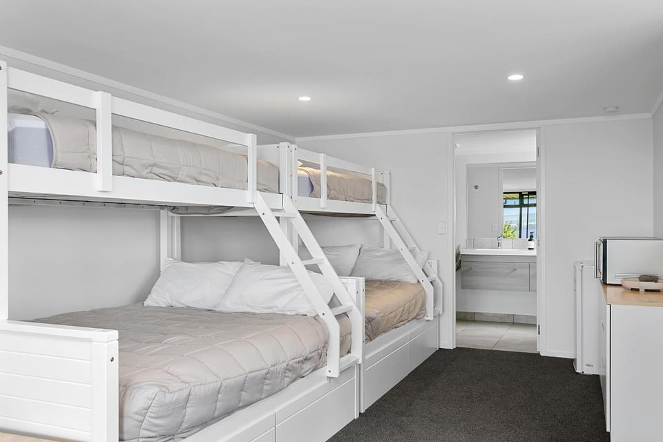 bunk bed