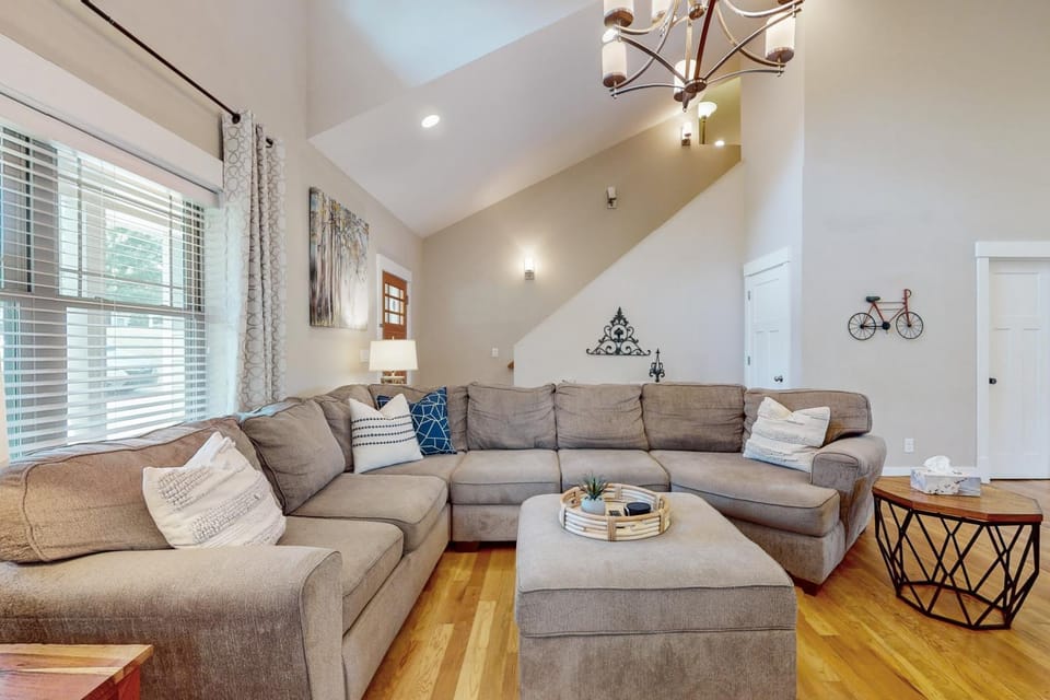 Noble Sun House in Fairview