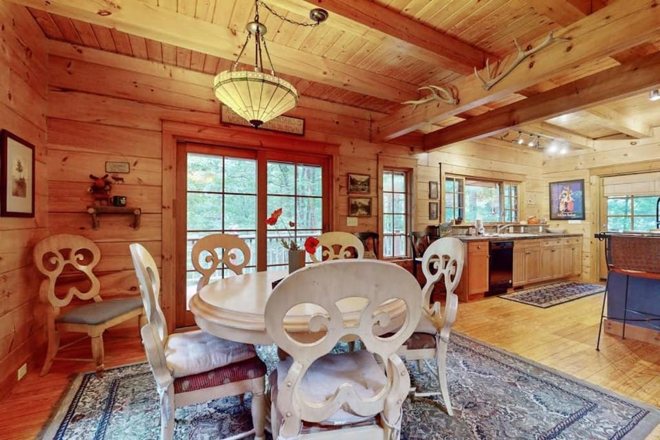 Elkhorn Cabin Cabin in Asheville