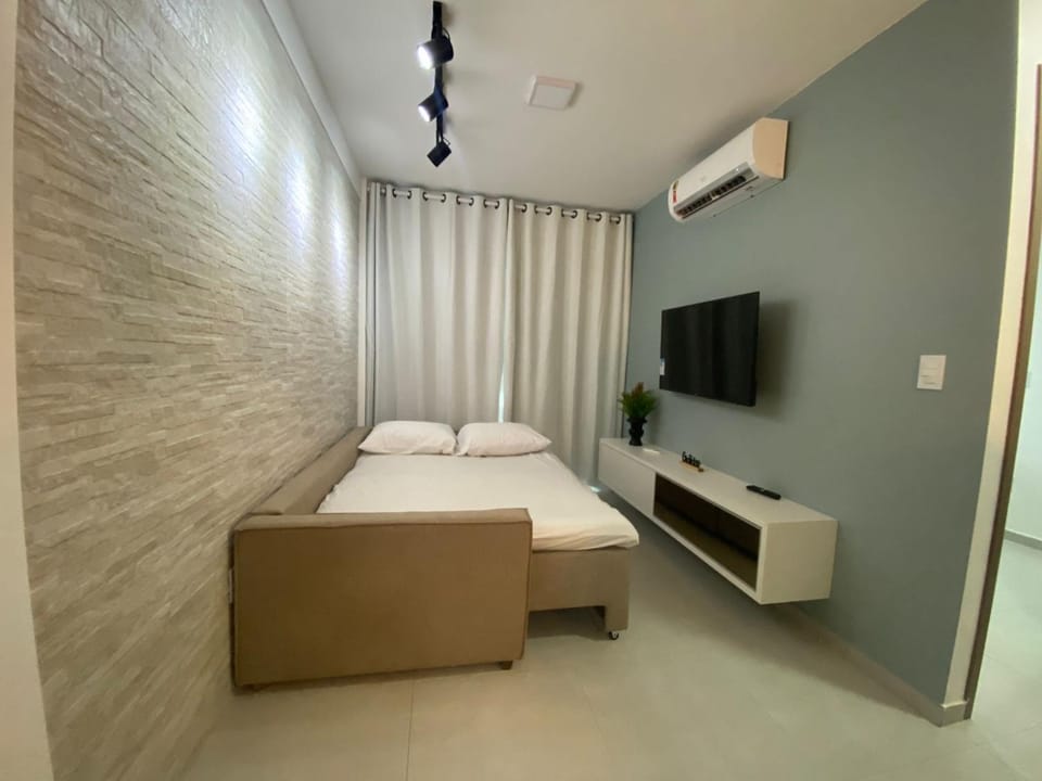 Communal lounge/ TV room, Bed, TV and multimedia