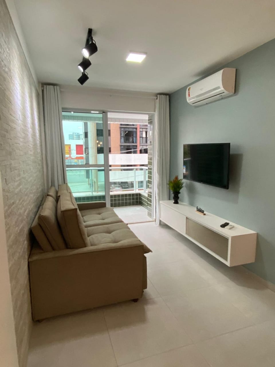 Communal lounge/ TV room, TV and multimedia, Living room, Seating area