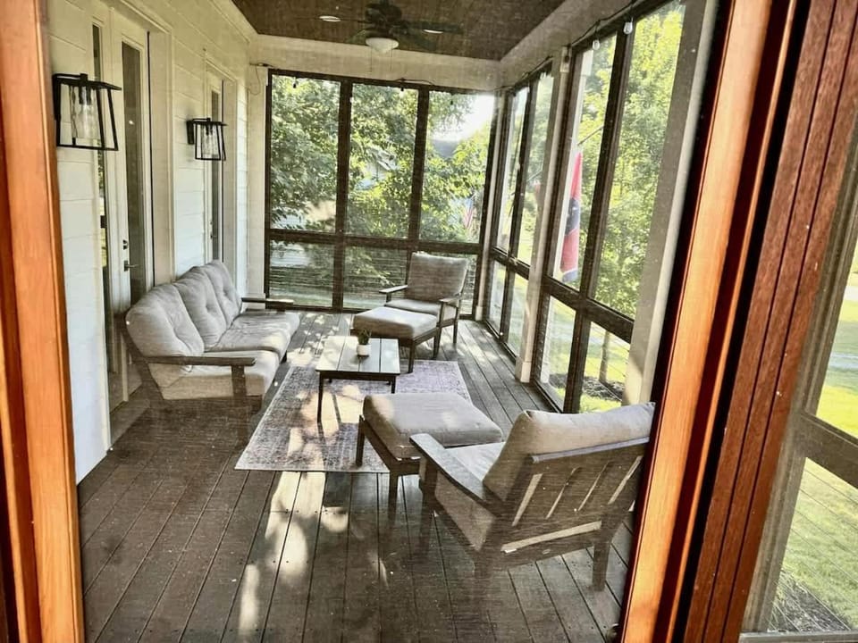 Musician's Ranch House in Franklin