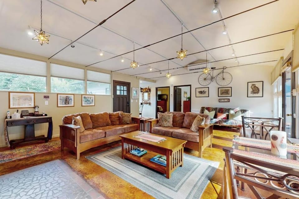 Bull Creek Peaceful Escape House in Swannanoa