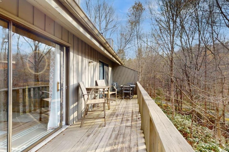 Rumbling Bald Resort Unit 2004 House in Lake Lure