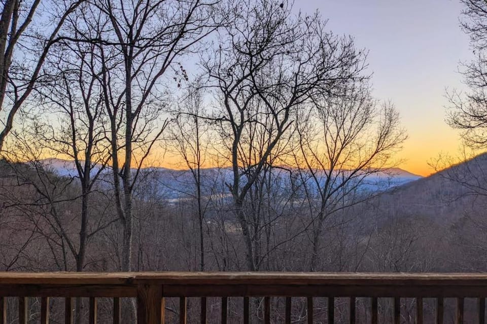 Mountain Majesty House in Buncombe County