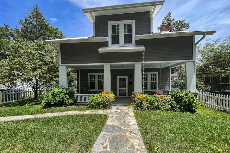North Whitted Escape House in Hendersonville
