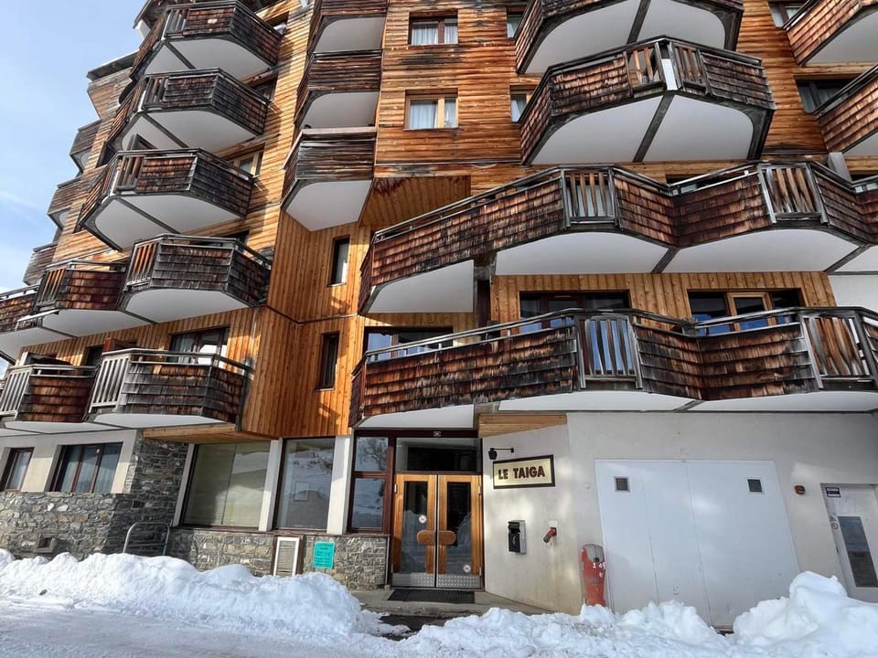 Avoriaz: Grand appartement 4 pièces 8 pers, vue sur domaine skiable, wifi - FR-1-633-43 Apartment in Avoriaz