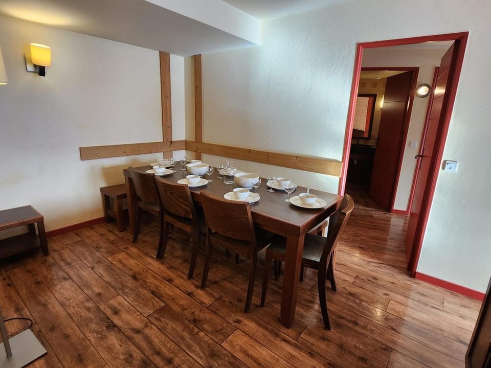 Avoriaz: Grand appartement 4 pièces 8 pers, vue sur domaine skiable, wifi - FR-1-633-43 Apartment in Avoriaz