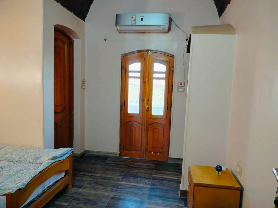 Photo of the whole room, City view, Landmark view, Landmark view, Mountain view, Mountain view, River view, wardrobe, air conditioner