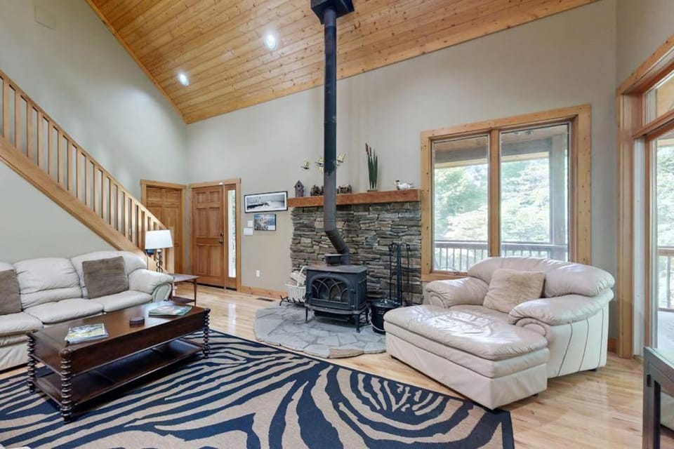 Rhymer Haven House in Buncombe County