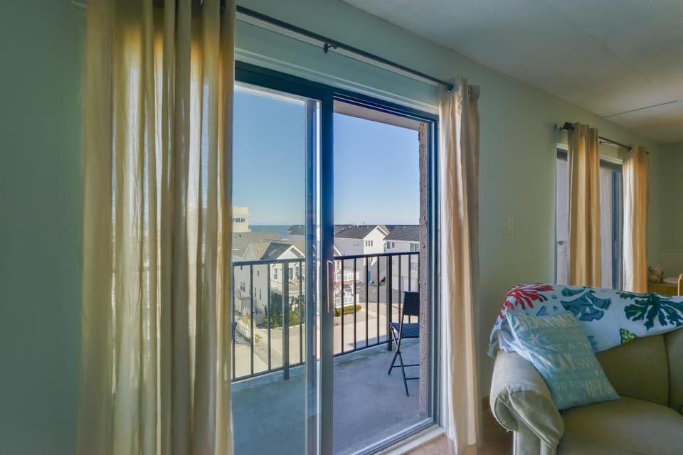 Simple North Wildwood Condo - Steps to Beach! House in North Wildwood