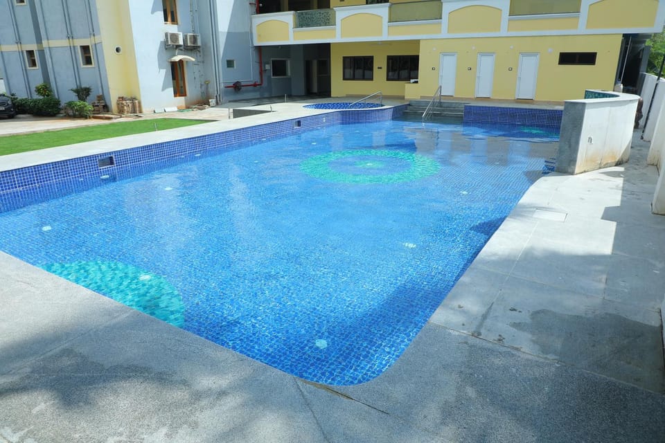 Swimming pool, Swimming pool