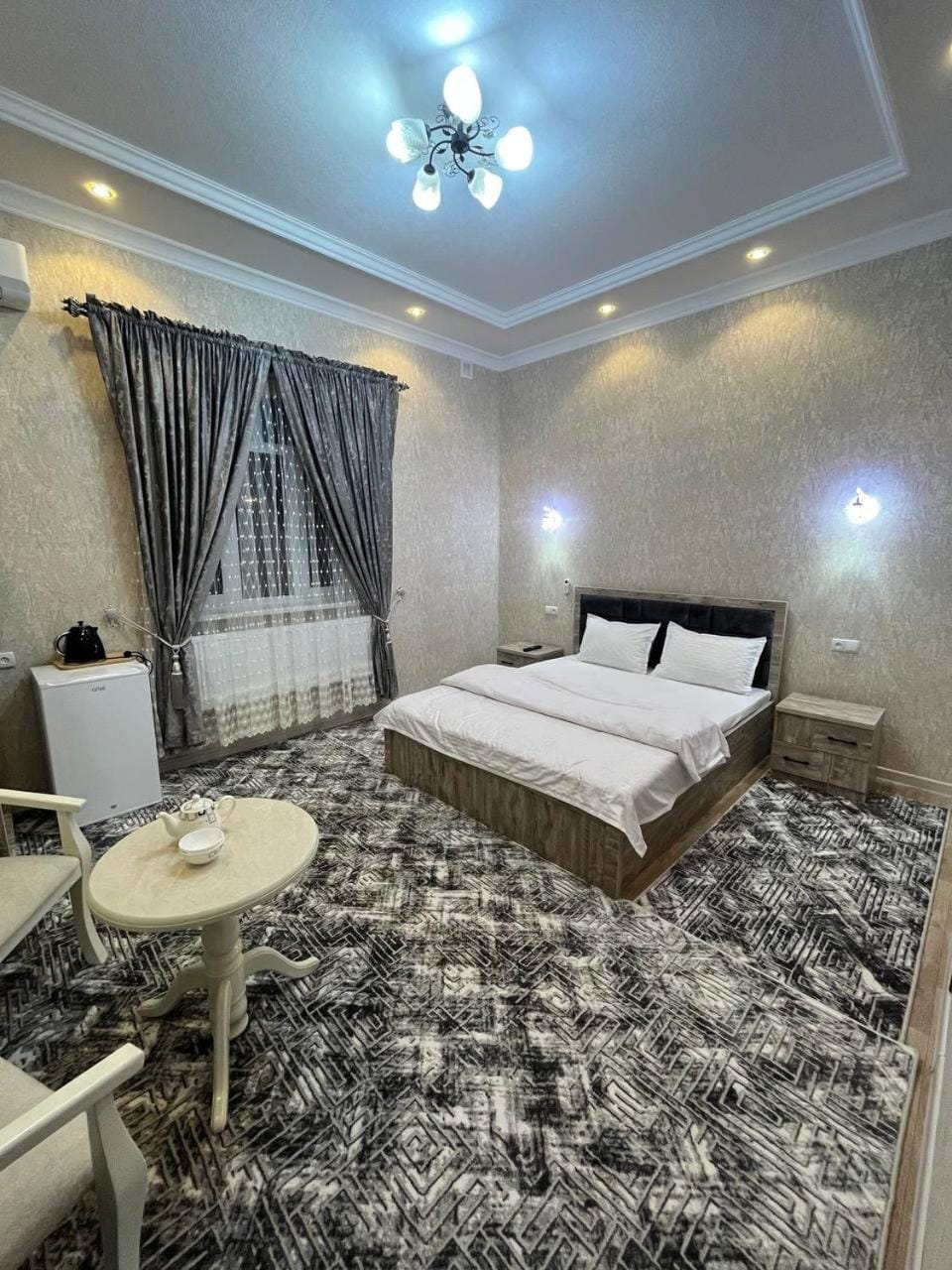 Bed, Photo of the whole room, Bedroom