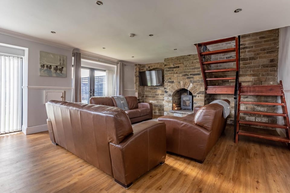 TV and multimedia, Living room, Seating area, flat iron