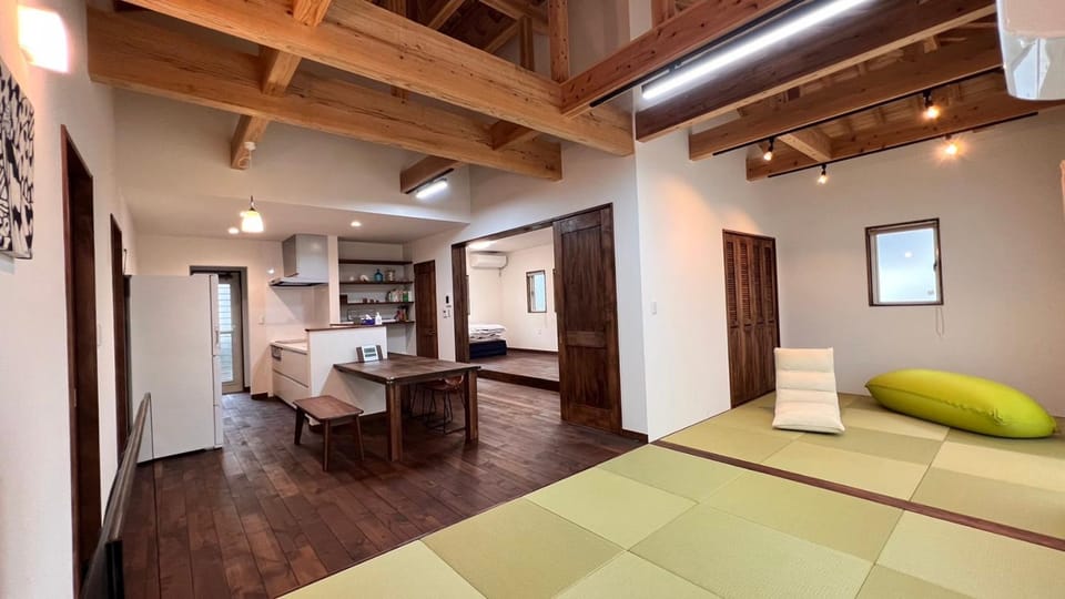 Bed, TV and multimedia, Living room, Photo of the whole room, Dining area, Bedroom