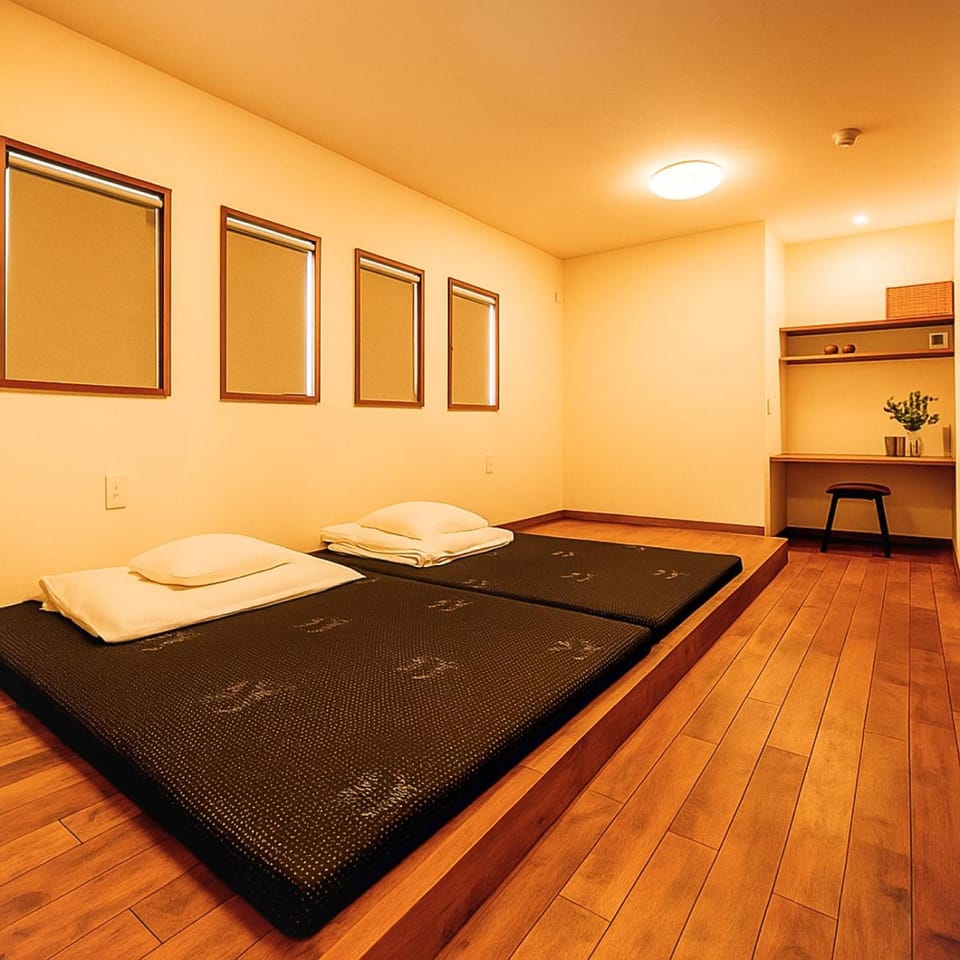 Bed, Photo of the whole room, Bedroom