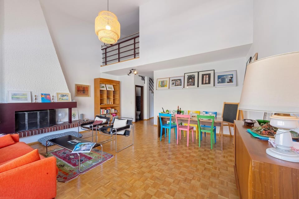 Living room, Dining area