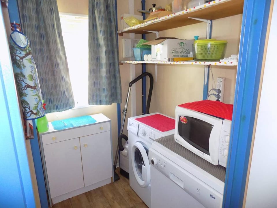 dishwasher, minibar, washing machine