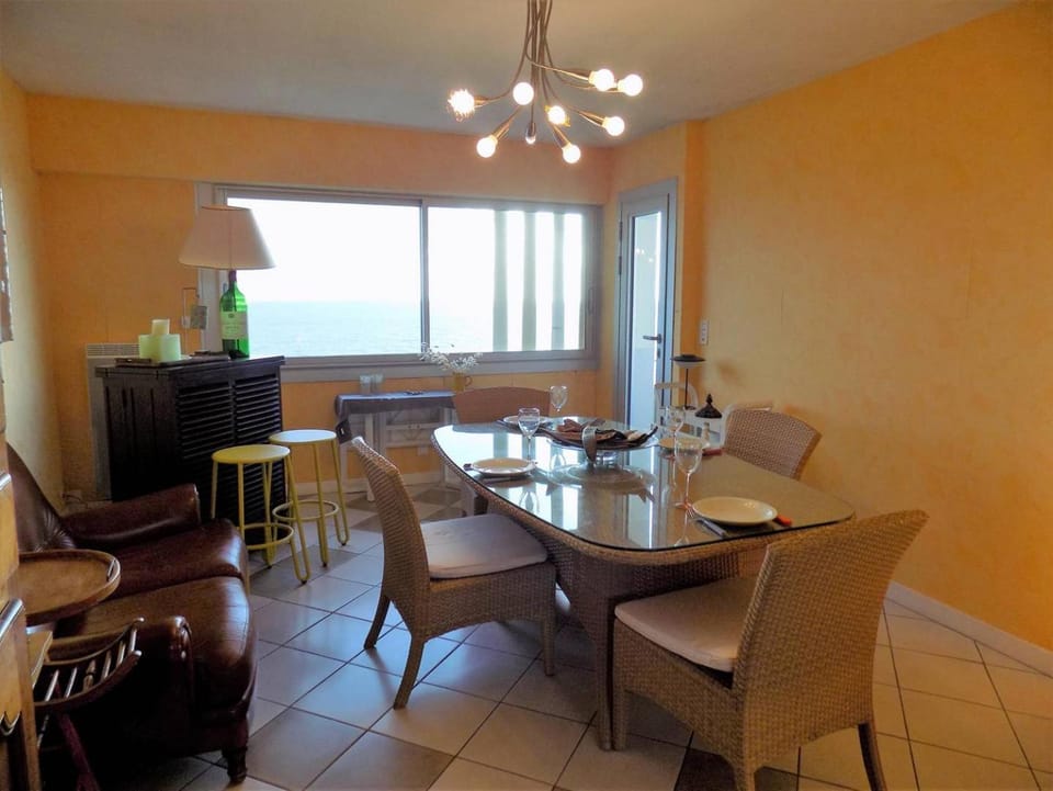 Living room, Seating area, Dining area, Sea view