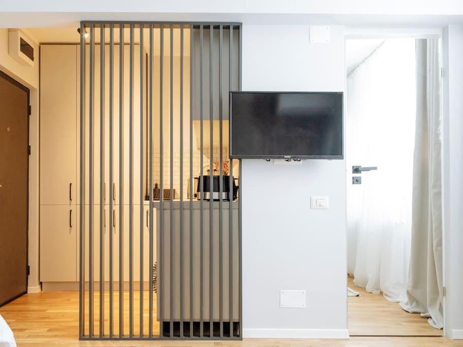 Charming & Modern Studio - Cismigiu Park - Netflix Apartment in Bucharest
