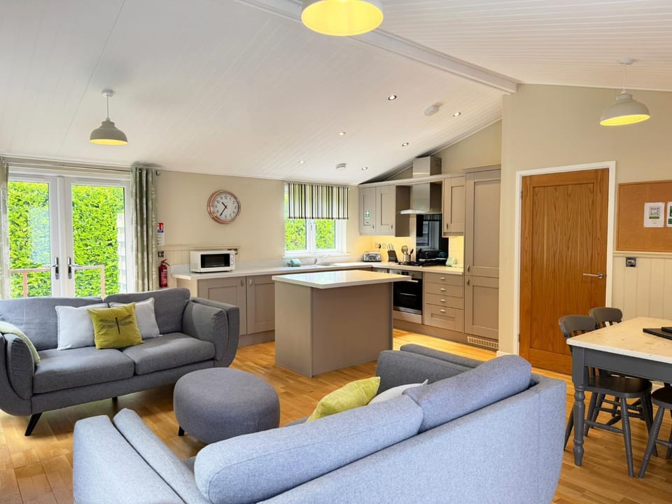 Kitchen or kitchenette, kitchen