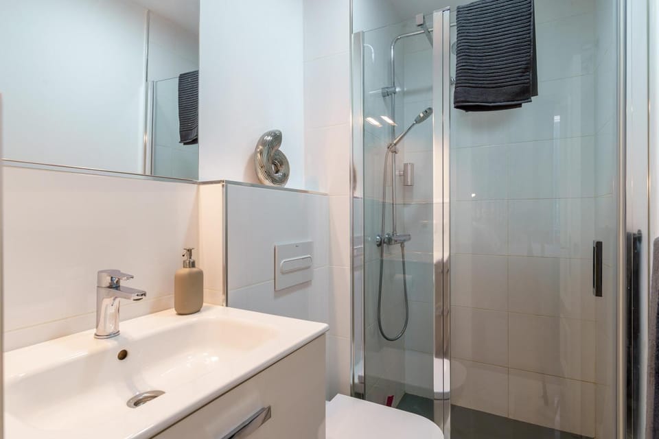 Shower, Bathroom