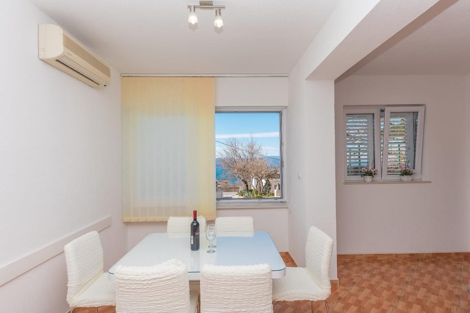 Dining area, Sea view