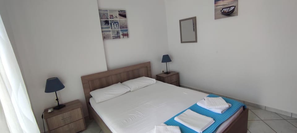 Balcony/Terrace, Bedroom, flat iron, towels, wardrobe