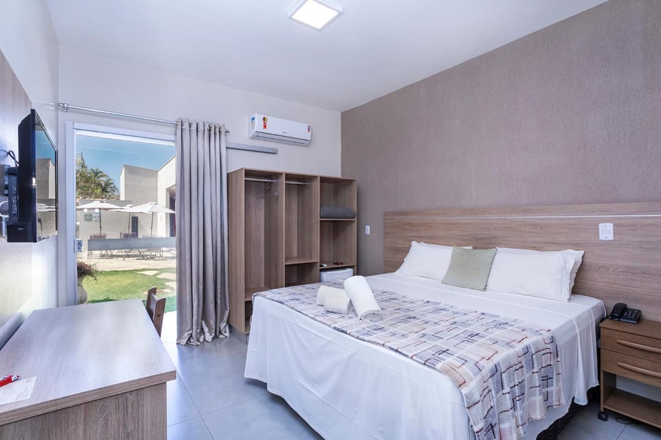 Bed, TV and multimedia, Bedroom, locker, minibar, air conditioner