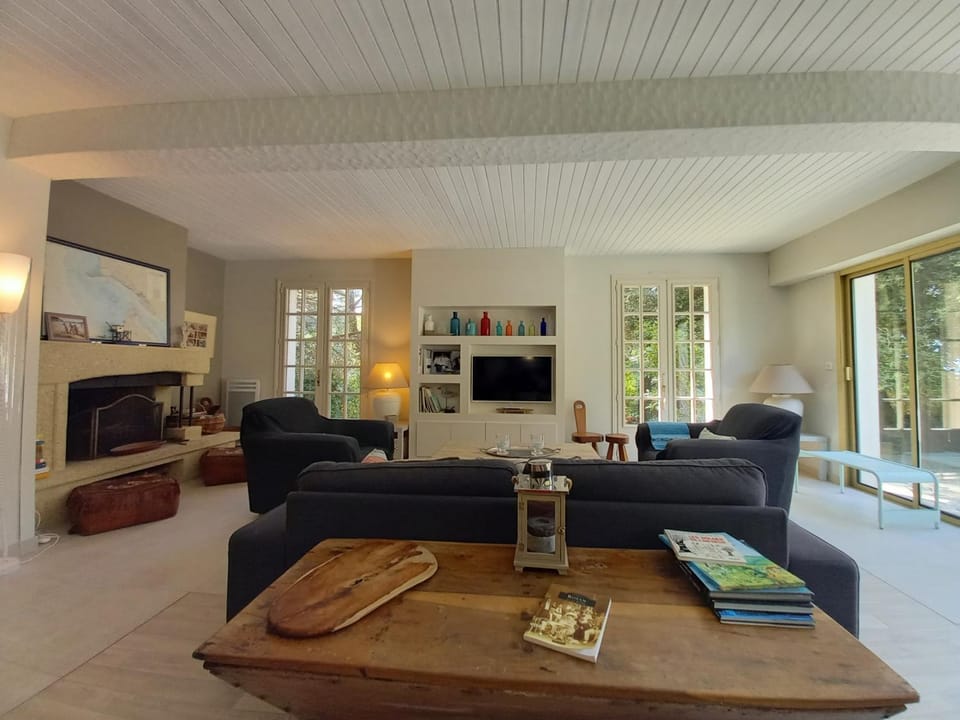TV and multimedia, Living room, Seating area