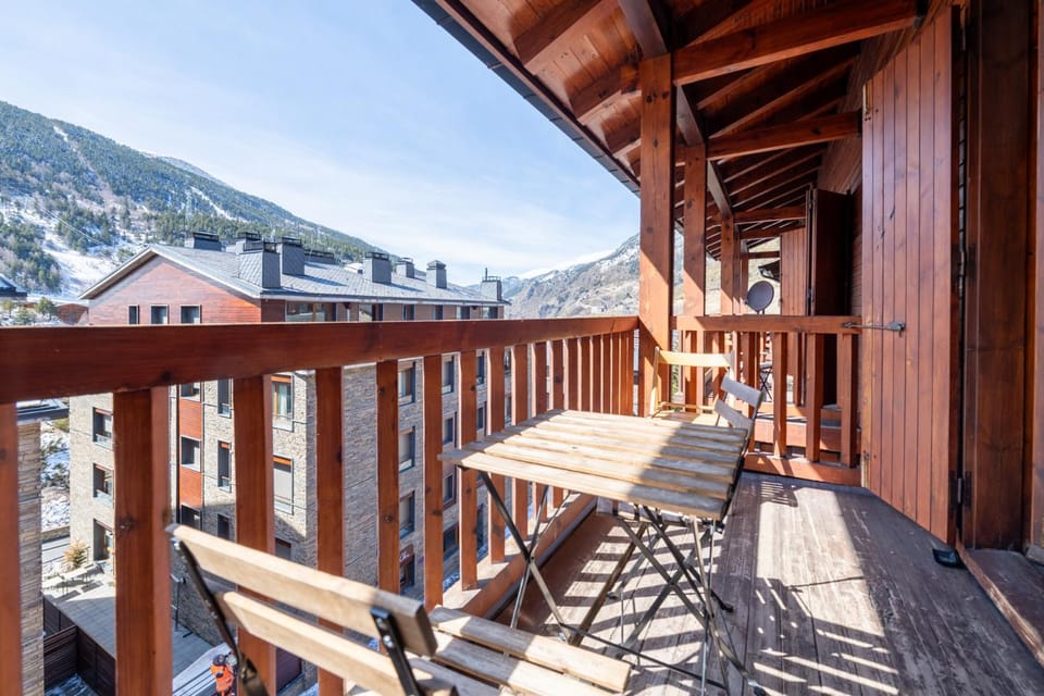Balcony/Terrace, Mountain view