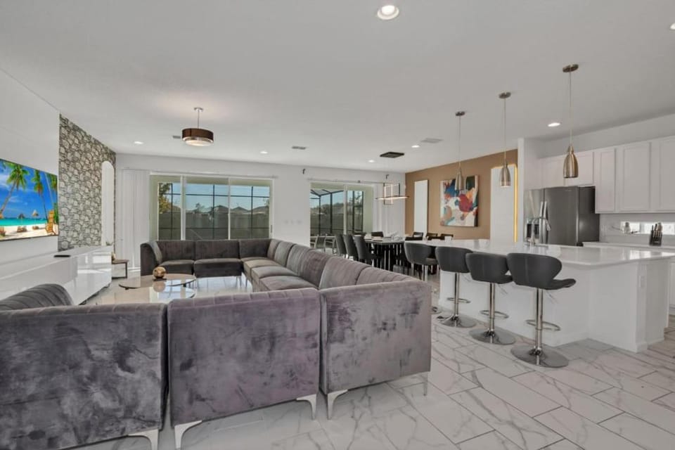 Nearby landmark, Bed, Game Room, Game Room, TV and multimedia, Kitchen or kitchenette, Living room, Fitness centre/facilities, Seating area, Dining area, Aqua park, Bedroom, Guests, Guests, Landmark view, Landmark view, Parking, furniture, furniture, internet, internet, kitchen