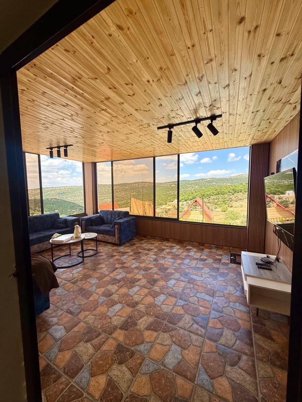 Green forest farm Chalet in Africa
