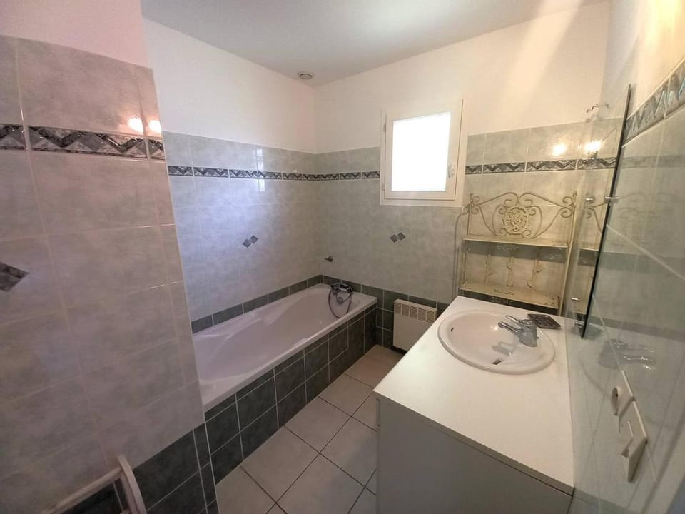 Bathroom, Bath