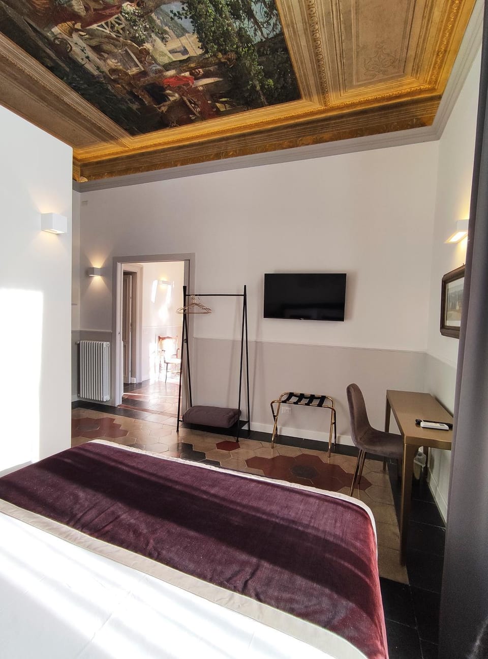 TV and multimedia, Photo of the whole room