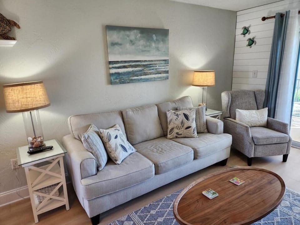 202 - Adorable 1 bedroom unit Apartment in Edgewater